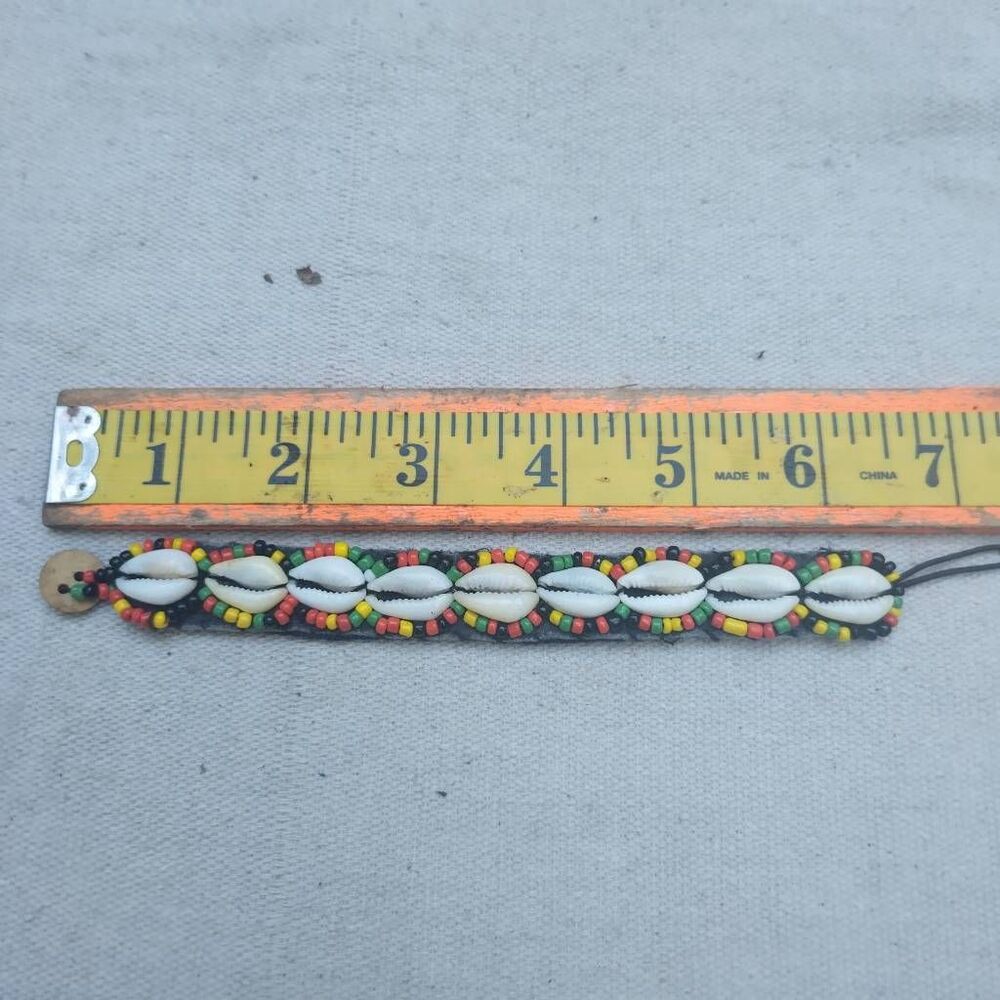 5004 Sea Shell Bracelet Red, Green, Yellow, Black